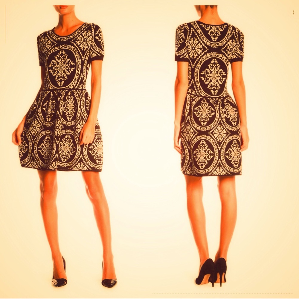 Romeo + Juliet Couture Damask Sweater Dress, XS